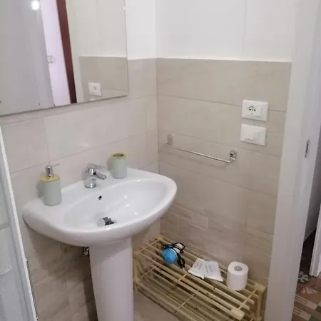 בית הארחה Aremu